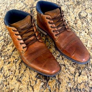 Laces up ankle boots for men